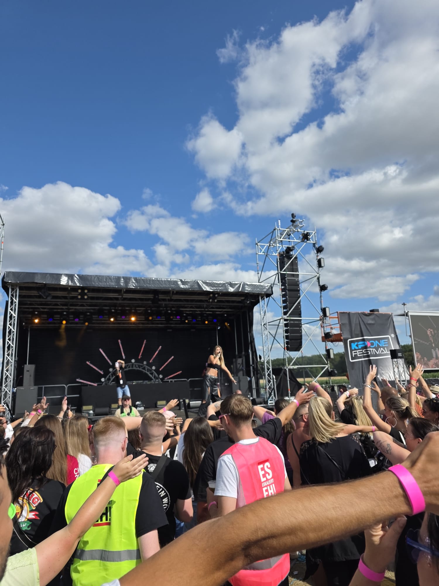 Publikum beim Malle-Alarm des KP One Festivals