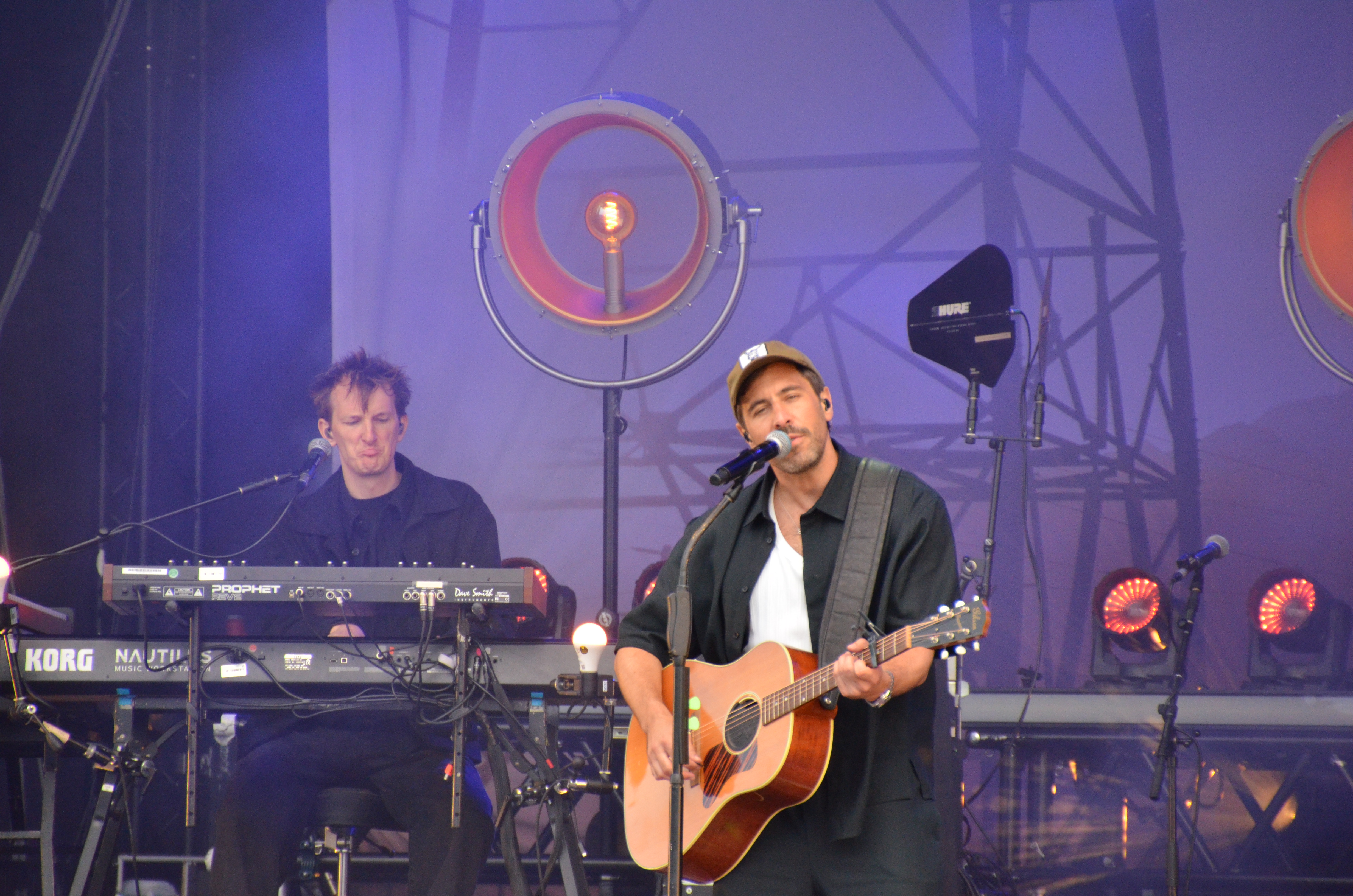 Max Giesinger auf der großen Bühne in Aurich-Tannenhausen