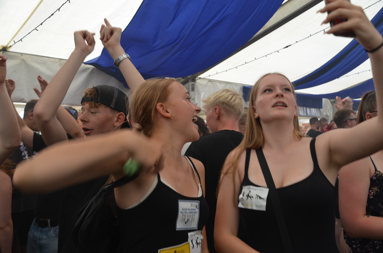 Publikum beim Schützenfest Esens