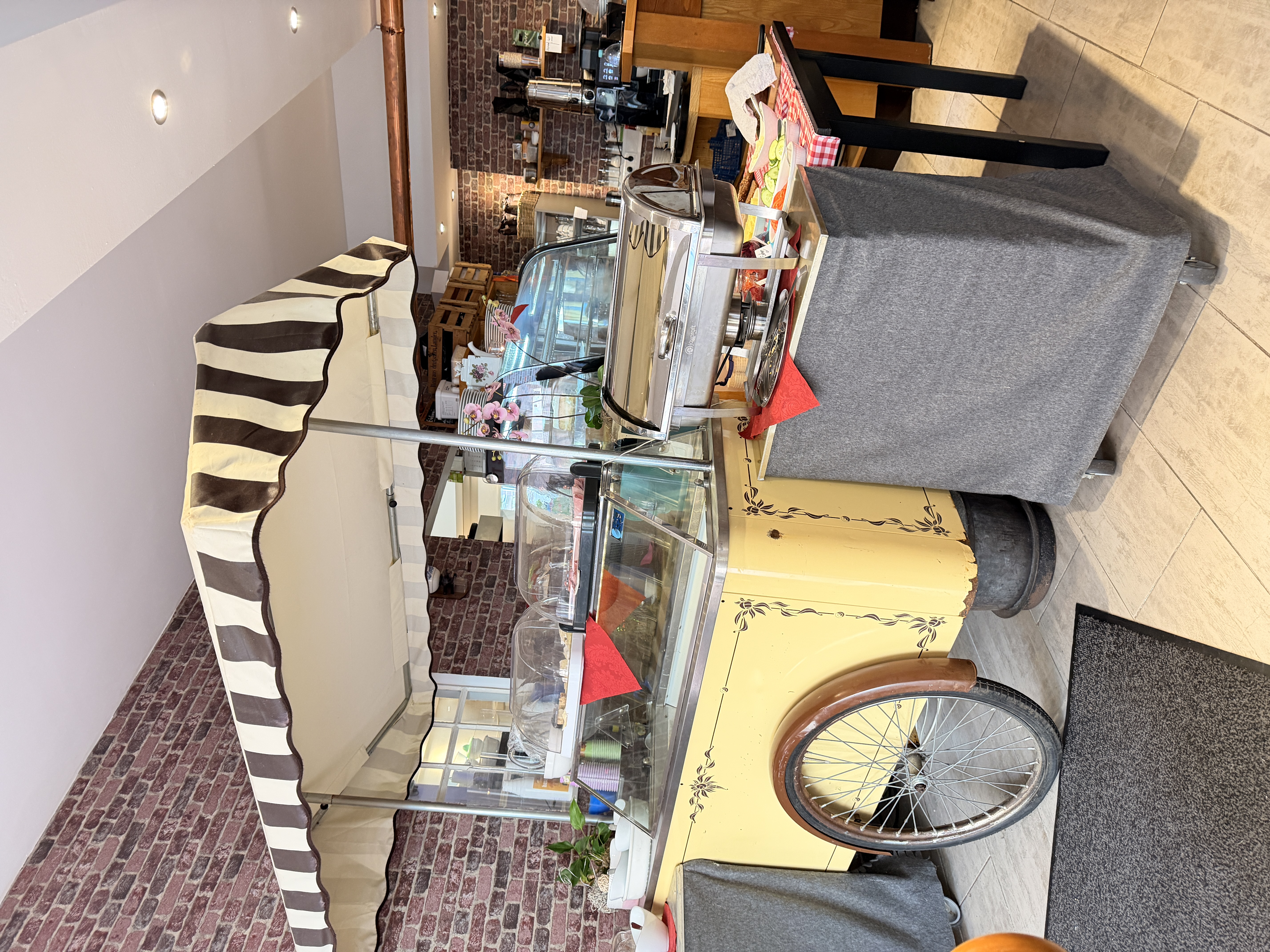Buffetbereich im Café In't Stuuv