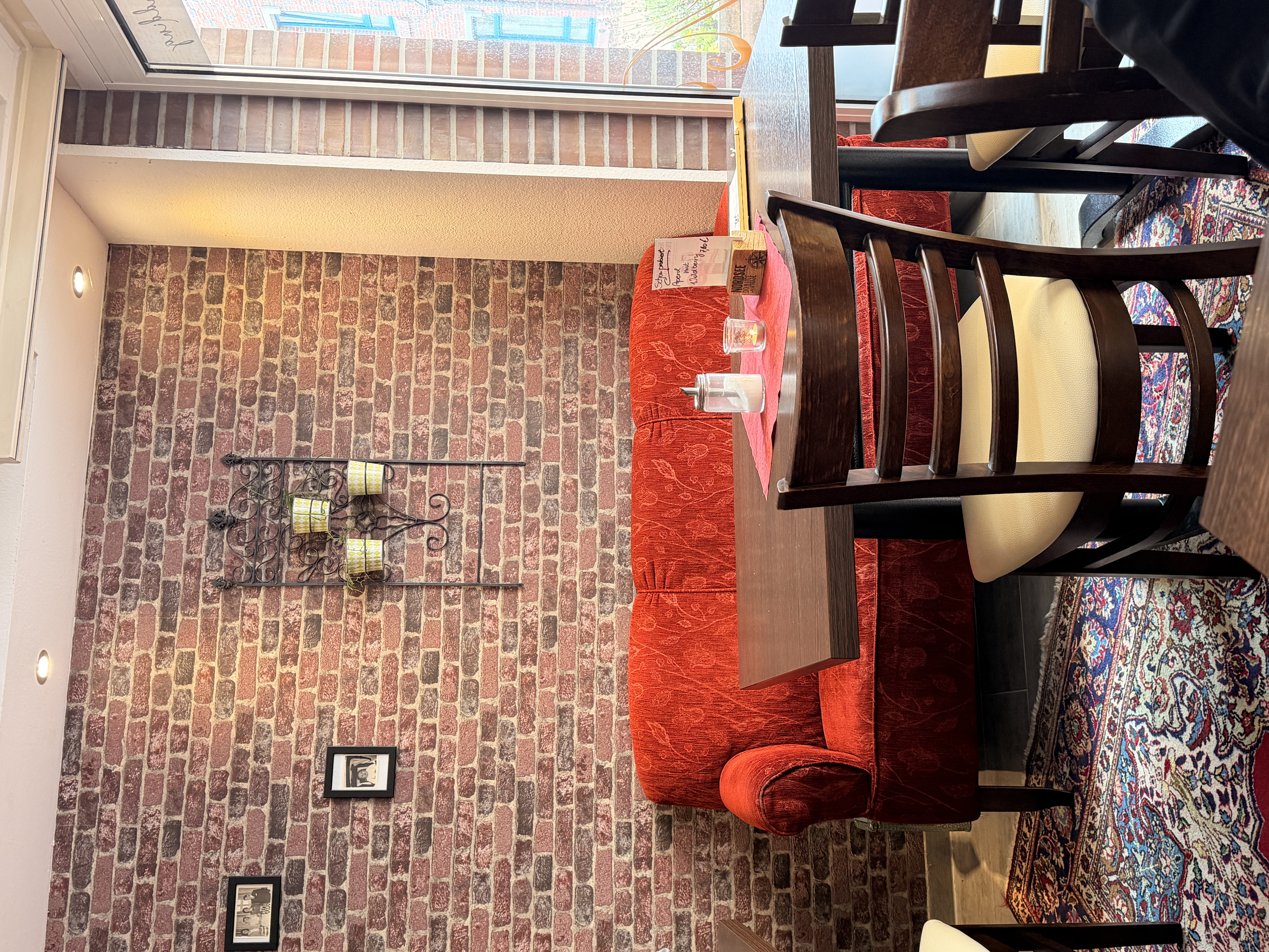 Innenraum und Thekenbereich im Café In't Stuuv